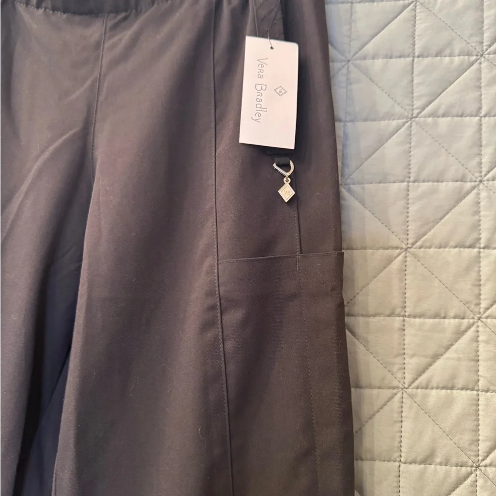 Vera Bradley: Scrub Cargo V5109 Mary Black Pants